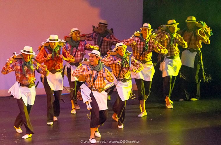 BALLET TIERRA COLOMBIANA CELEBRA 40 AOS CON FERIA DE LAS FLORES EN EL