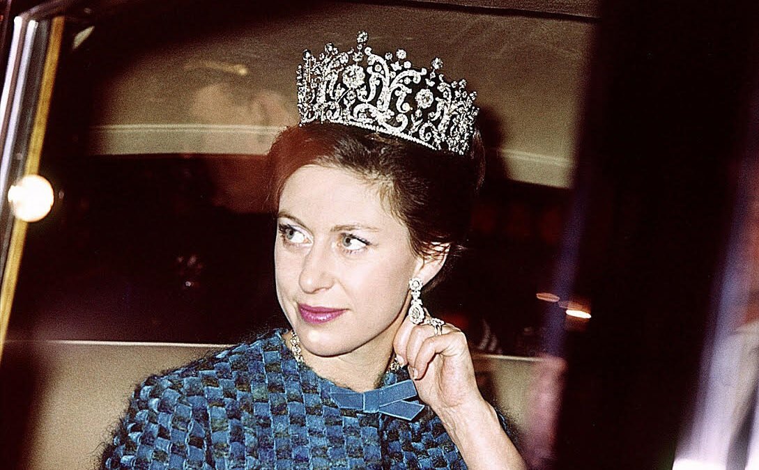 DIRECTV GO PRESENTA TRES DOCUMENTALES SOBRE LA REINA ISABEL II