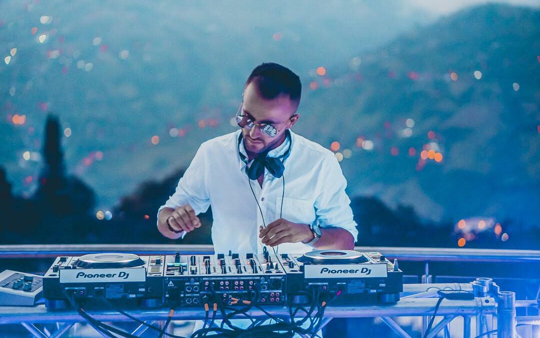 EL DJ COLOMBIANO ESTEBAN J. ARCILA  PRESENTA “I WANNA GO”