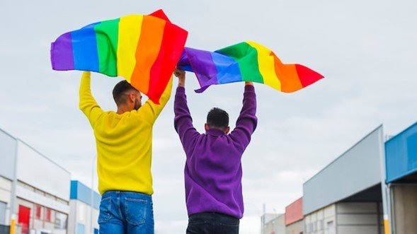<strong>LOS DESAFÍOS QUE AÚN ENFRENTA LA COMUNIDAD VIAJERA LGBTQ+</strong>