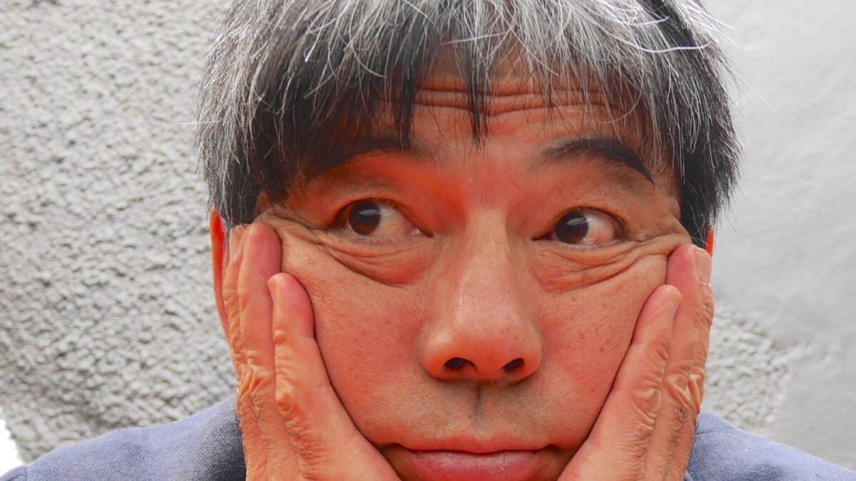 SATOSHI KITAMURA, Y SUS OBRAS «LA TIENDA DE SONRISAS» Y  «CAPITÁN TOBY»