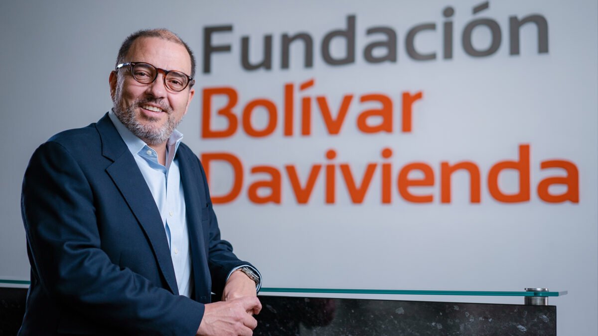 #PENSARCONOTROS PARA CONSTRUIR CIUDADANÍA Y DEMOCRACIA EN LATINOAMÉRICA, UNA INICIATIVA DE SURA Y LA FUNDACIÓN BOLÍVAR DAVIVIENDA