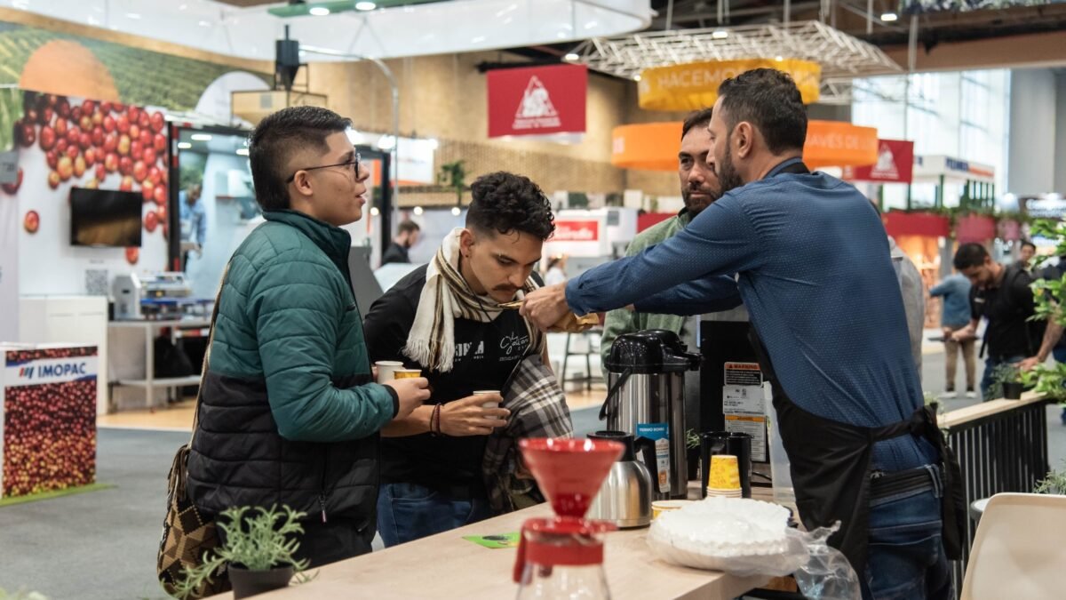 PUEBLITO TOSTADOR: CELEBRANDO LA DIVERSIDAD Y CALIDAD DEL CAFÉ EN LA FERIA CAFÉS DE COLOMBIA EXPO 2024