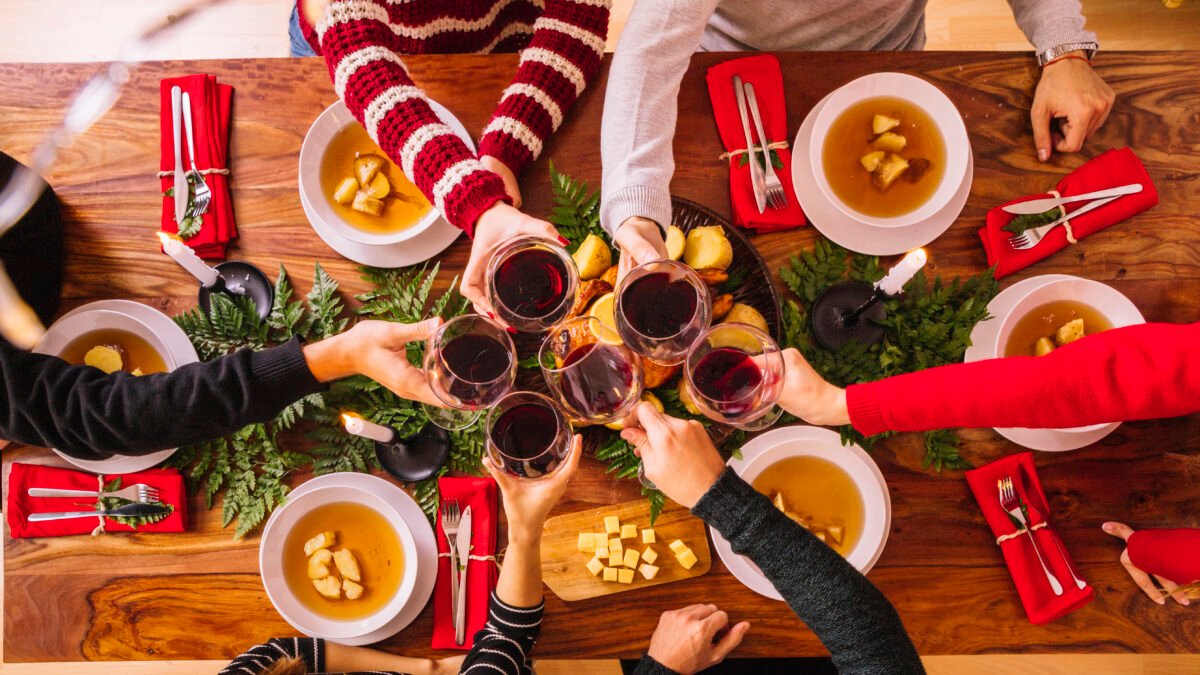 DISFRUTE ESTAS FIESTAS CUIDANDO SU SALUD: 5 TIPS PARA TENER UNA ALIMENTACIÓN BALANCEADA EN DICIEMBRE