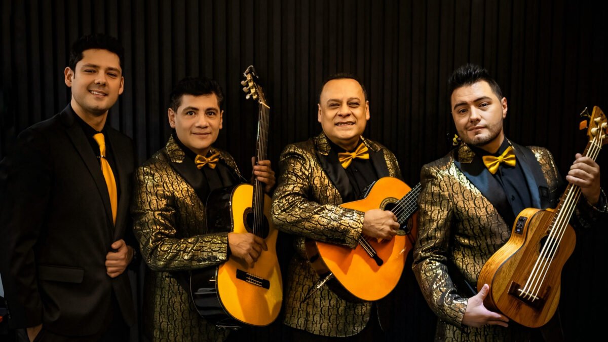 TRIO LOS PANCHOS REGRESA AL  TEATRO CAFAM ACOMPAÑADOS POR EL TRIO AMERICA
