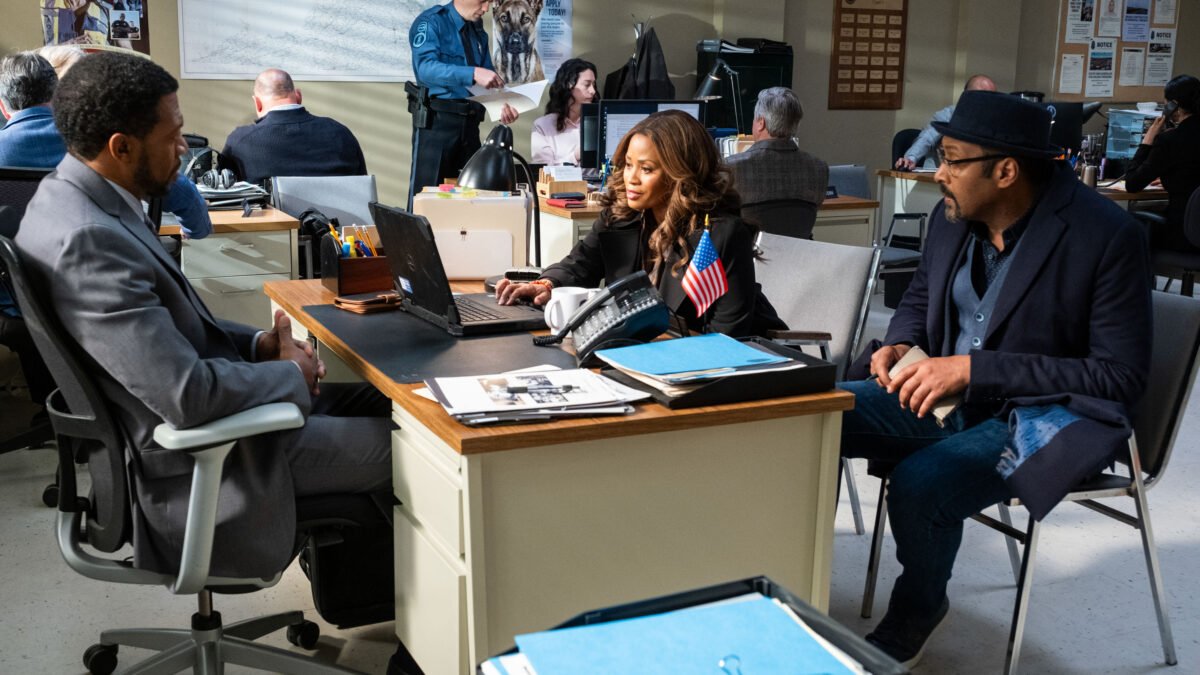 THE IRRATIONAL  LLEGA A UNIVERSAL+