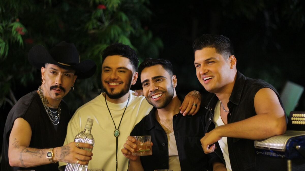 ELDER DAYAN  Y PASABORDO PRESENTA “EL VALLENATO”