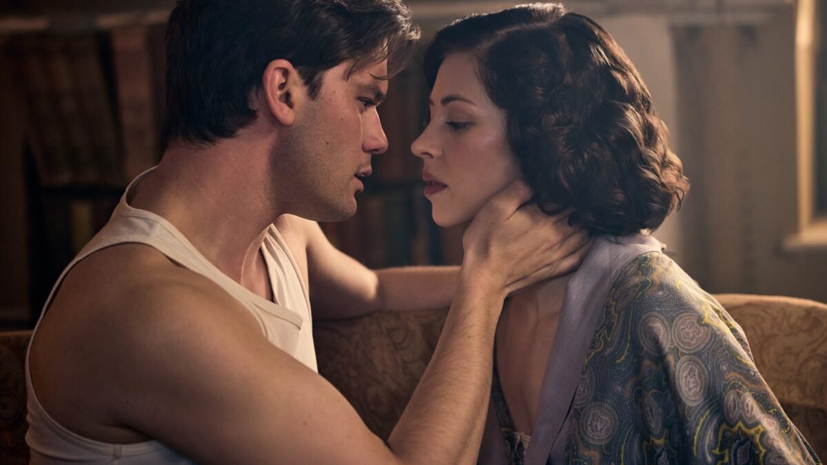 OUTLANDER: BLOOD OF MY BLOOD