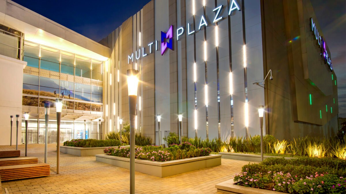 EL FÚTBOL SE VIVE EN MULTIPLAZA