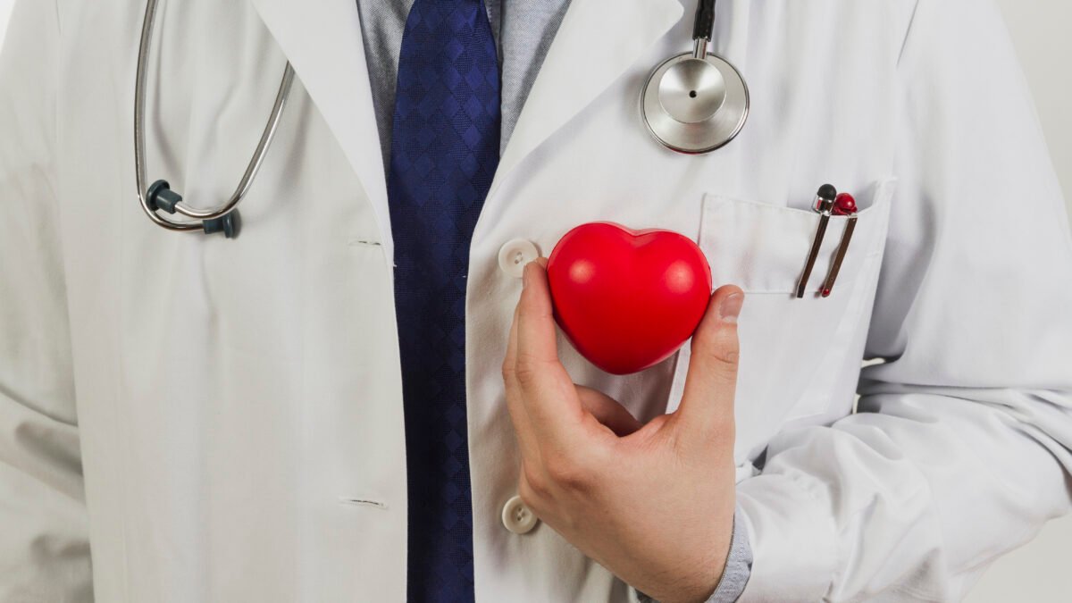 LOS MEDICAMENTOS Y LOS HÁBITOS SALUDABLES: UNA DUPLA QUE PUEDE SALVAR MILES DE CORAZONES