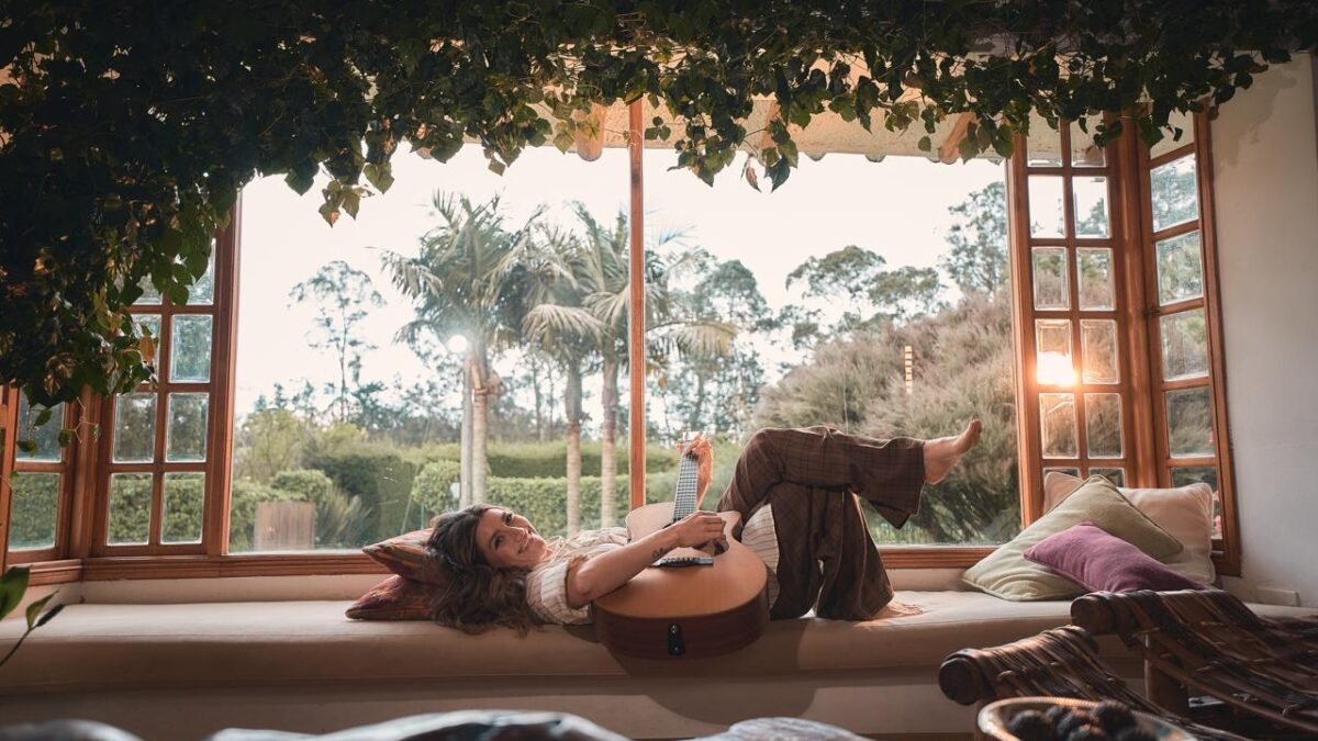 LAURA KALOP PRESENTA “6 VIDAS” 