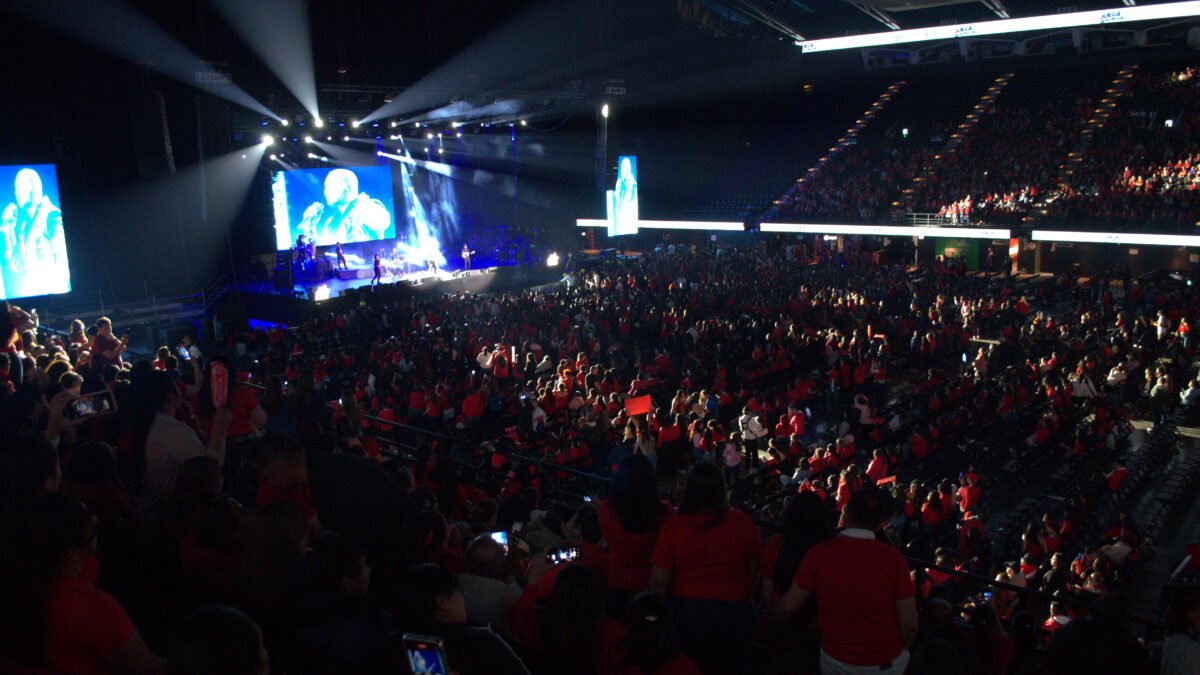 DAVID GUETTA ENCENDERÁ EL COLISEO MEDPLUS CON UN SHOW SOLD OUT QUE HARÁ HISTORIA EN BOGOTÁ