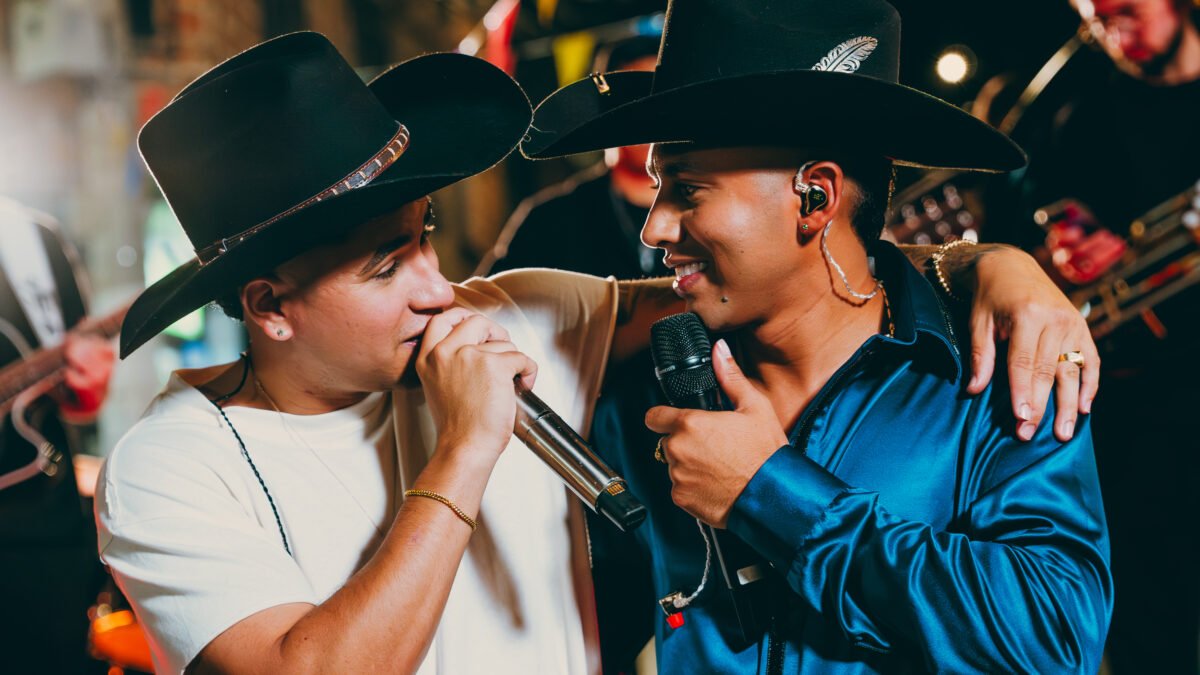 BRIAN PUERTA Y SEBASTIÁN AYALA PRESENTAN “PAL CENTRO”