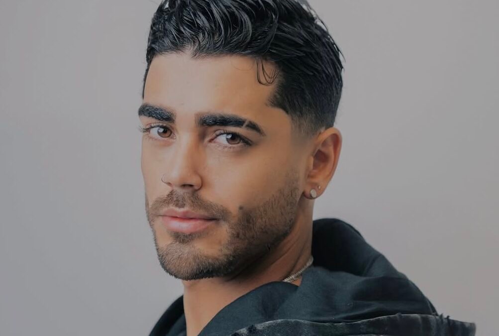 JAY TORRES  PRESENTA “DELI”