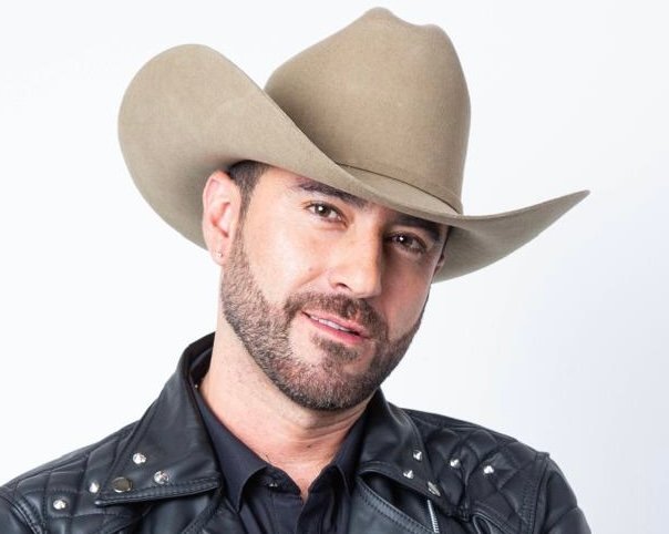 ÁNGEL TORO  PRESENTA “ME VOY A DESJUICIAR” 