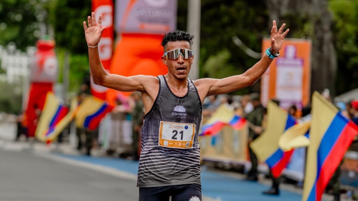 MAURICIO GONZÁLEZ  Y LEIDY ROMERO  EN EL MUNDIAL DE CARRERAS DE RUTA