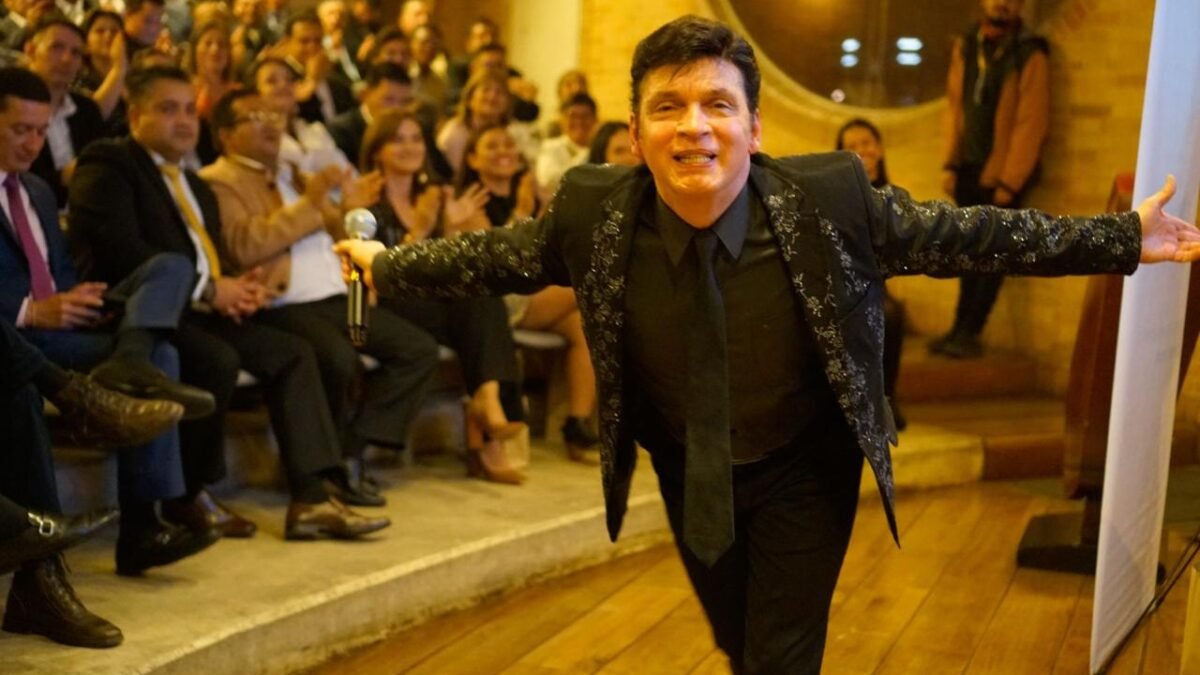 CONCIERTO DE AMOR Y AMISTAD   EN EL  CENTRO COMERCIAL AVENIDA CHILE CON  TRIBUTO A  ROCIO DURCAL Y JUAN GABRIEL