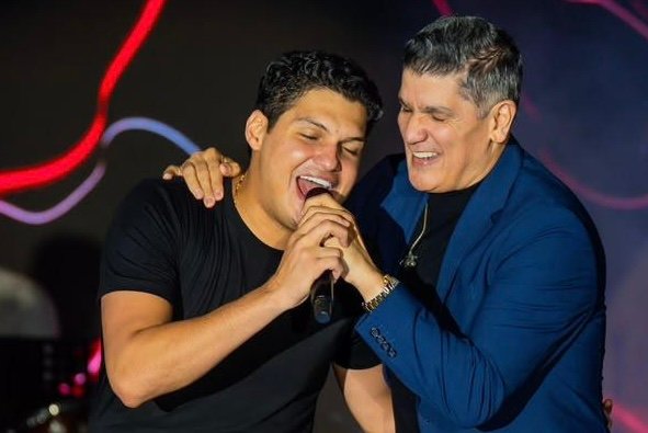 EDDY HERRERA Y ELDER DAYÁN DÍAZ PRESENTAN  “LA CORRIENTE”