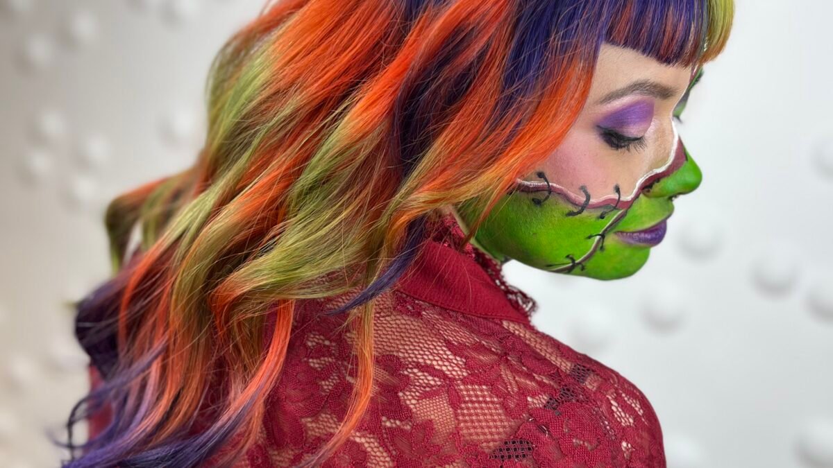 SI ESTABAS BUSCANDO UNA SEÑAL PARA PINTARTE EL CABELLO, HALLOWEEN ES LA EXCUSA PERFECTA