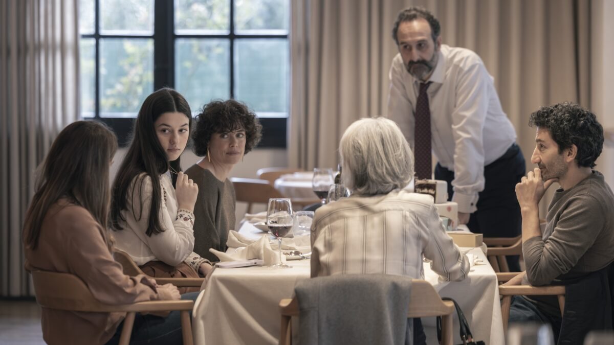 “LOS DOMINGOS” POR HBO MAX