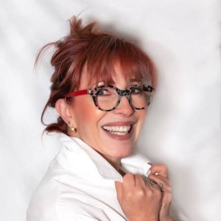 YANETH WALDMAN LLEGA A ALUNA CENTRO CULTURAL CON NO SOLO LA FE MUEVE MONTAÑAS