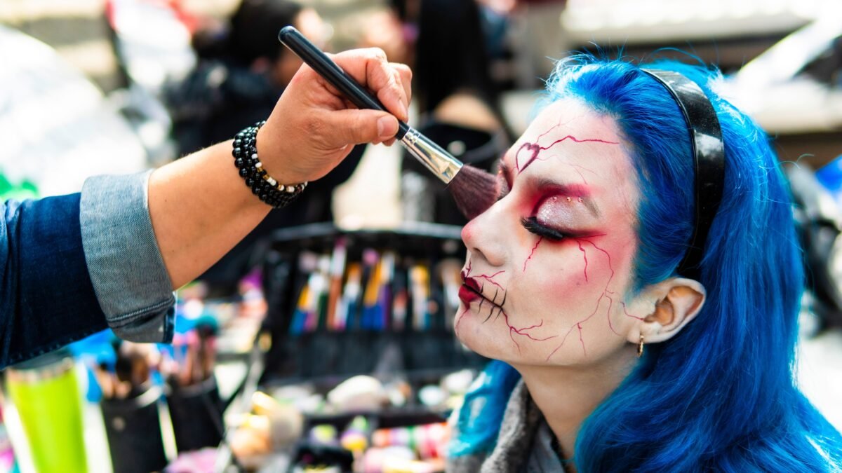 MAQUILLAJE DE HALLOWEEN: ¿QUÉ SE DEBE TENER EN CUENTA PARA CUIDAR LA PIEL DESPUÉS DE ESTA CELEBRACIÓN?